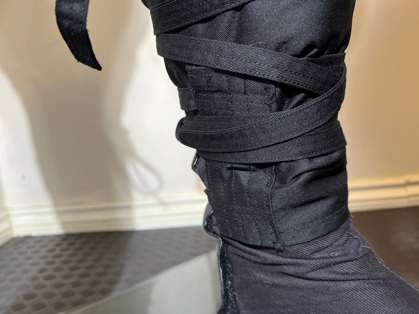 Kyahan - Gaiters  Bandage Close Up 